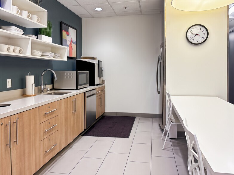 More Photos Of 303 N Glenoaks Blvd, Burbank Coworking Space