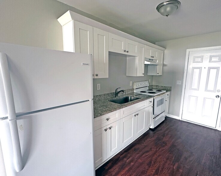 More Photos Of 969 Forest Ave, Forest Park Apartments For Sale