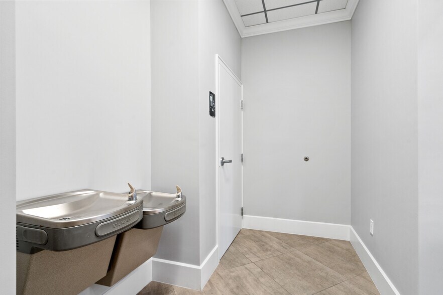 More Photos Of 2651 20th St, Vero Beach Medical For Sale