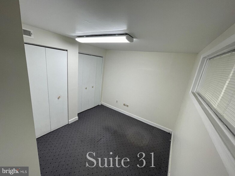More Photos Of 5201-5215 W Woodmill Dr, Wilmington Medical For Sale