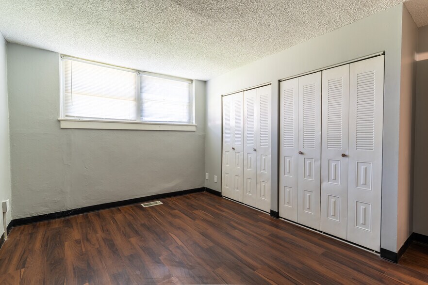 More Photos Of 1743 Culbertson Ave, New Albany Apartments For Sale