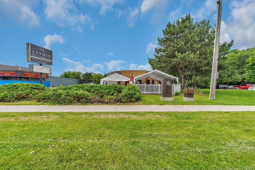 More Photos Of 1151 Ogilvie Rd, Ottawa Restaurant For Sale