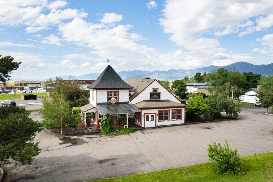 More Photos Of 2711 W College St, Bozeman Restaurant For Sale