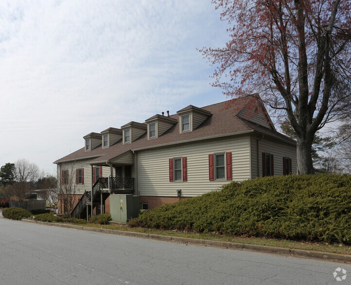 More Photos Of 3690 N Peachtree Rd, Chamblee Loft Creative Space For Lease