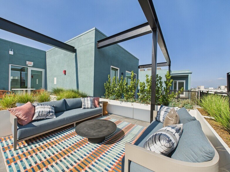 More Photos Of 9900 Venice Blvd, Culver City Apartments For Lease