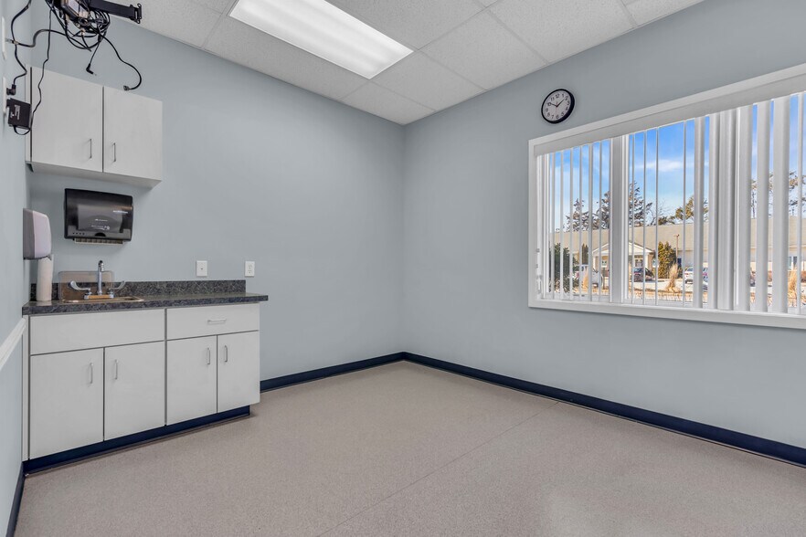 More Photos Of 508 Lakehurst Rd, Toms River Medical For Sale