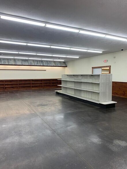 More Photos Of 975 E Daniel Dr, Mount Vernon Manufacturing For Sale