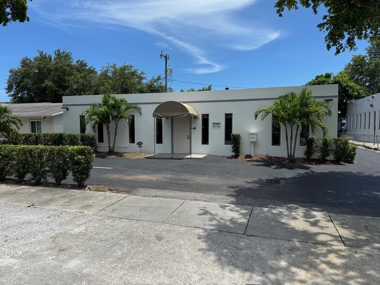 Primary Photo Of 7250 SW 39th Ter, Miami Office For Lease