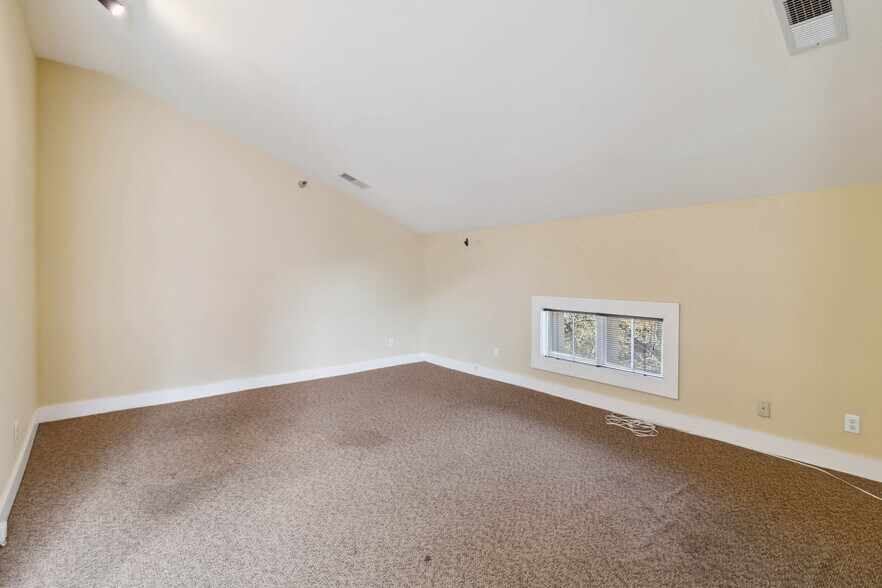 More Photos Of 239 N Broadway, Lexington Office Residential For Sale