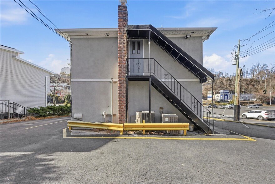 More Photos Of 2132 Central Park Ave, Yonkers Freestanding For Sale