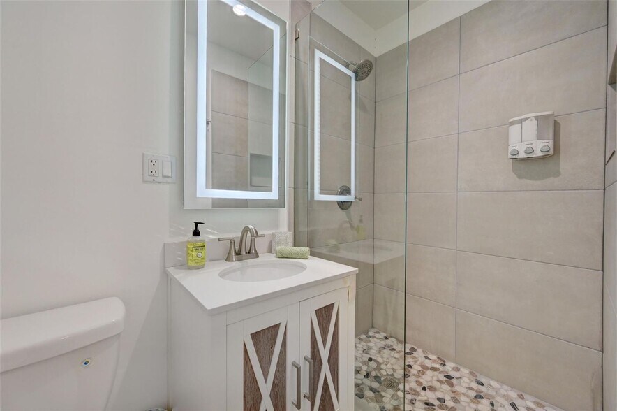 More Photos Of 1944 NE 5th St, Deerfield Beach Apartments For Sale