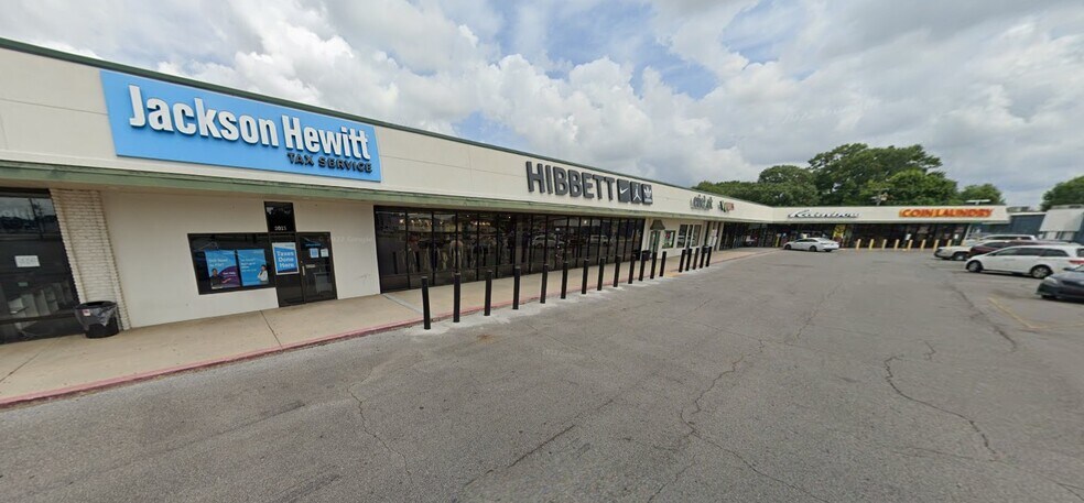 More Photos Of 2001 NW Evangeline Trwy, Lafayette Unknown For Lease