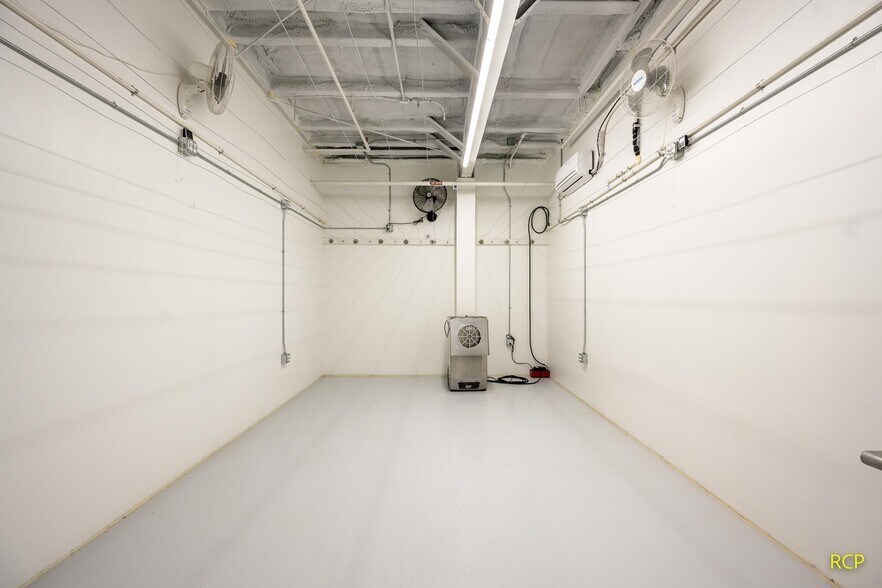 More Photos Of 1400 Kaster Rd, Saint Helens Manufacturing For Sale