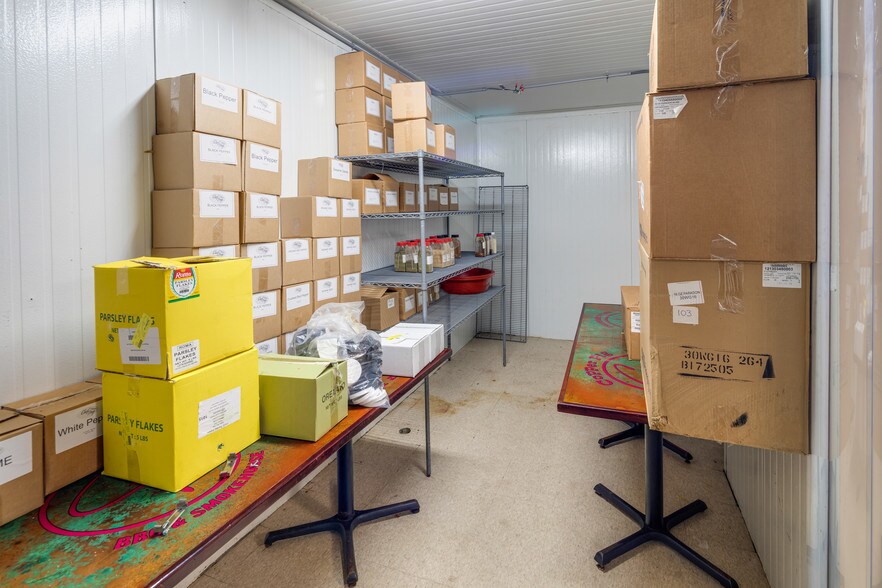 More Photos Of 702 Mall Blvd, Brunswick Supermarket For Sale