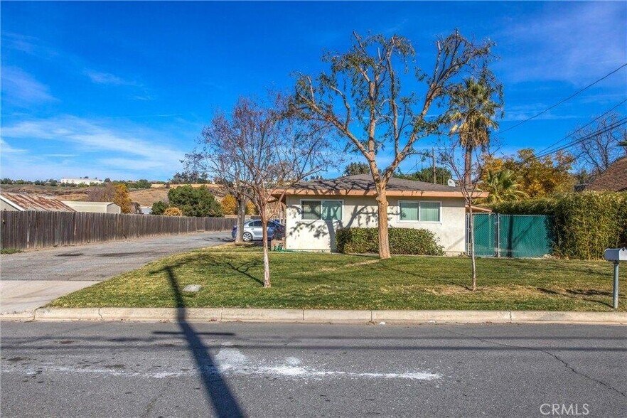 More Photos Of 32390 Avenue D, Yucaipa Apartments For Sale