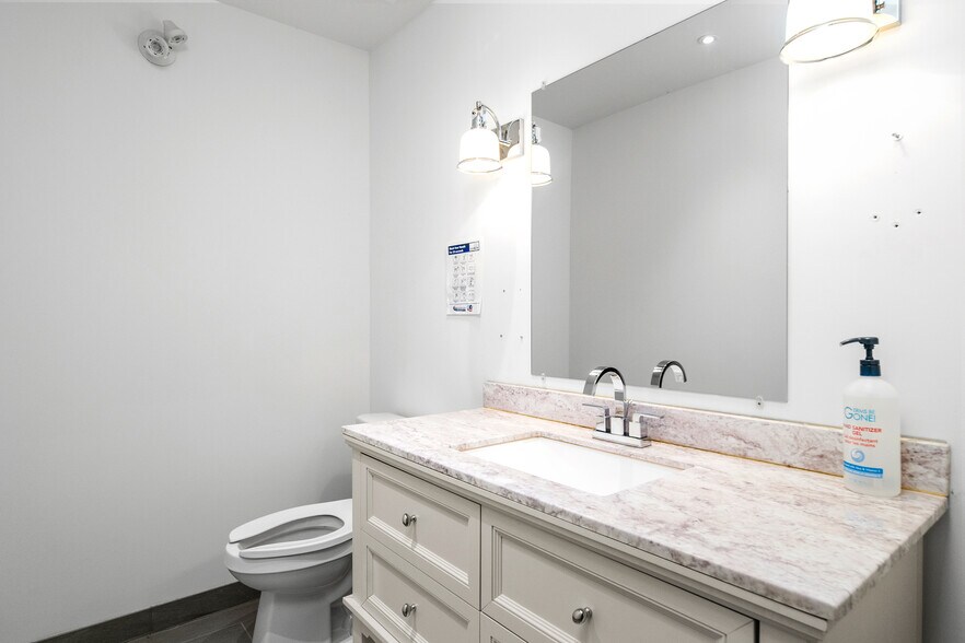 More Photos Of 60 Mill St, Gananoque Medical For Sale