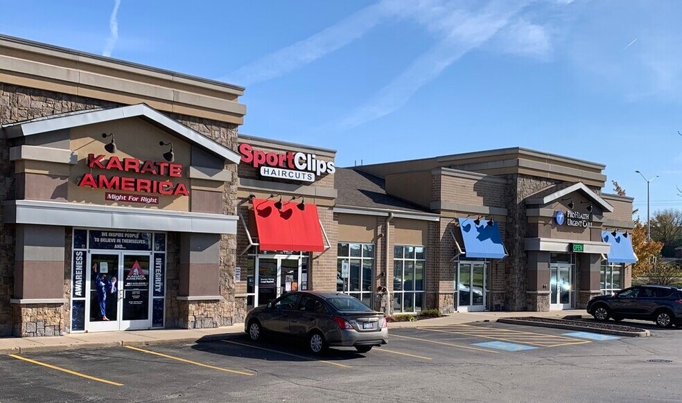 More Photos Of 1275B Capitol Dr, Pewaukee Unknown For Lease