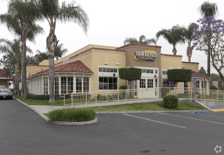 Primary Photo Of 3765 La Sierra Ave, Riverside Restaurant For Lease