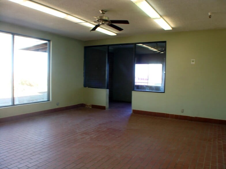 More Photos Of 10491 W Battaglia Dr, Casa Grande Manufacturing For Sale