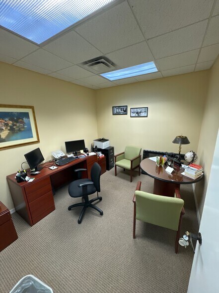 More Photos Of 1314 E Venice Ave, Venice Medical For Sale