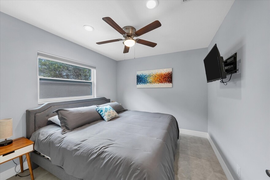 More Photos Of 1236 13th St, Sarasota Apartments For Sale