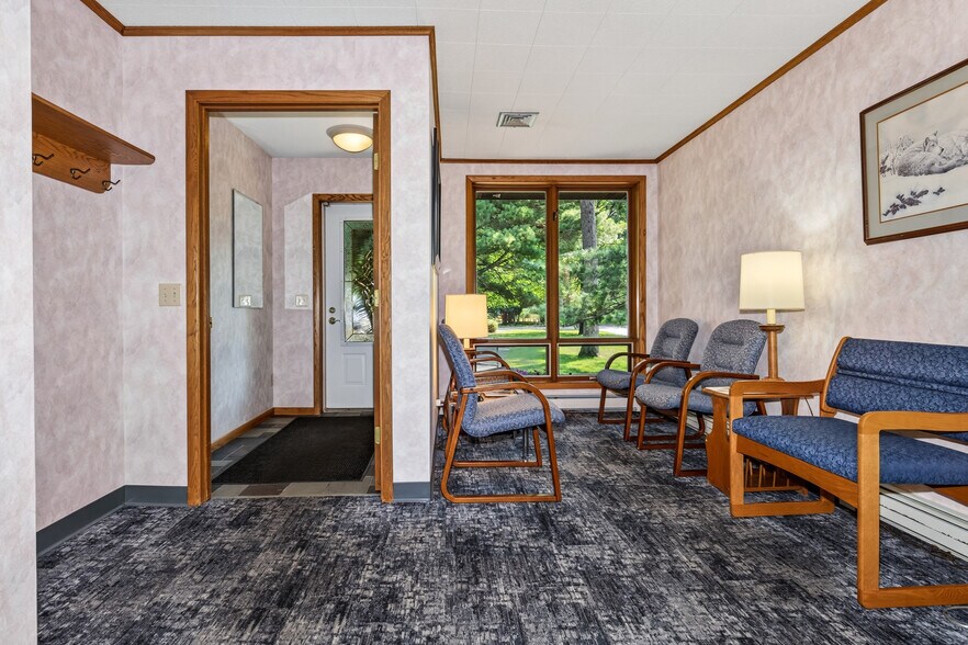 More Photos Of 9758 W Lake Ave, Minocqua Medical For Sale