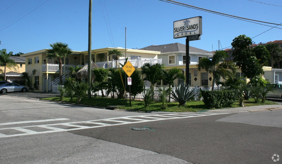 More Photos Of 415 Hamden Dr, Clearwater Beach Hotel For Sale