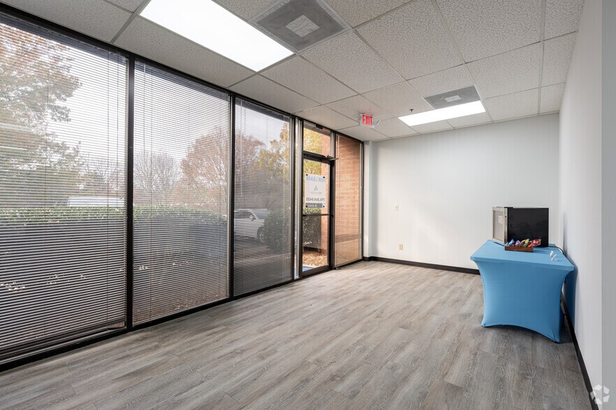 More Photos Of 150 Hembree Park Dr, Roswell Unknown For Lease