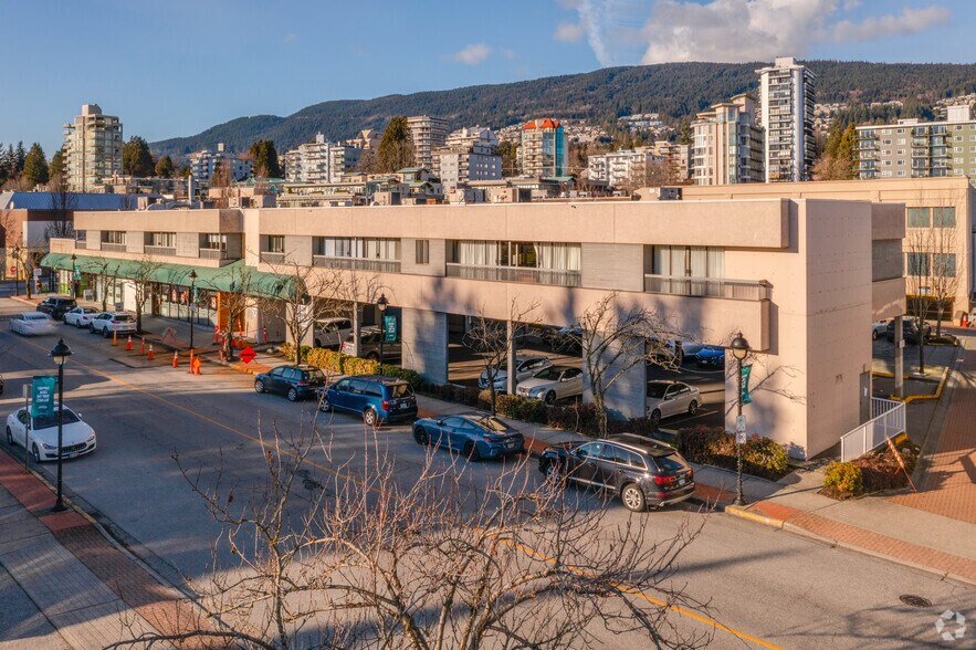 Primary Photo Of 1571 Bellevue Av, West Vancouver Office For Lease