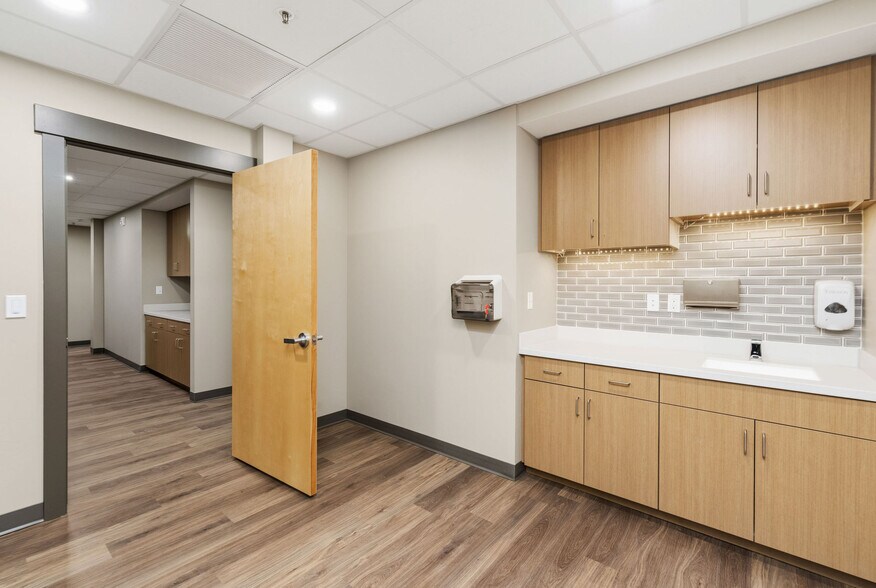 More Photos Of 2277 Fort Union Blvd, Salt Lake City Office For Sale