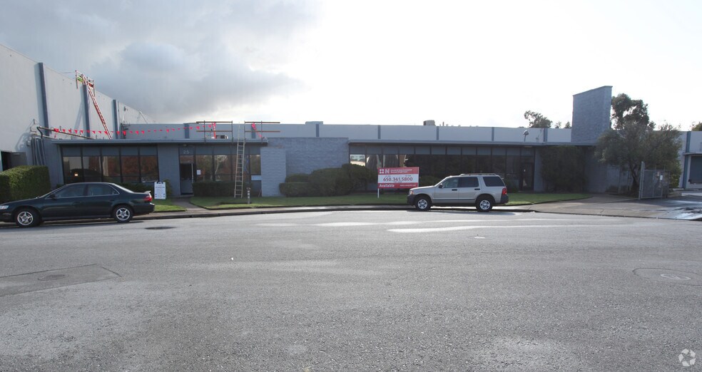More Photos Of 25-35 Ingold Rd, Burlingame Warehouse For Lease