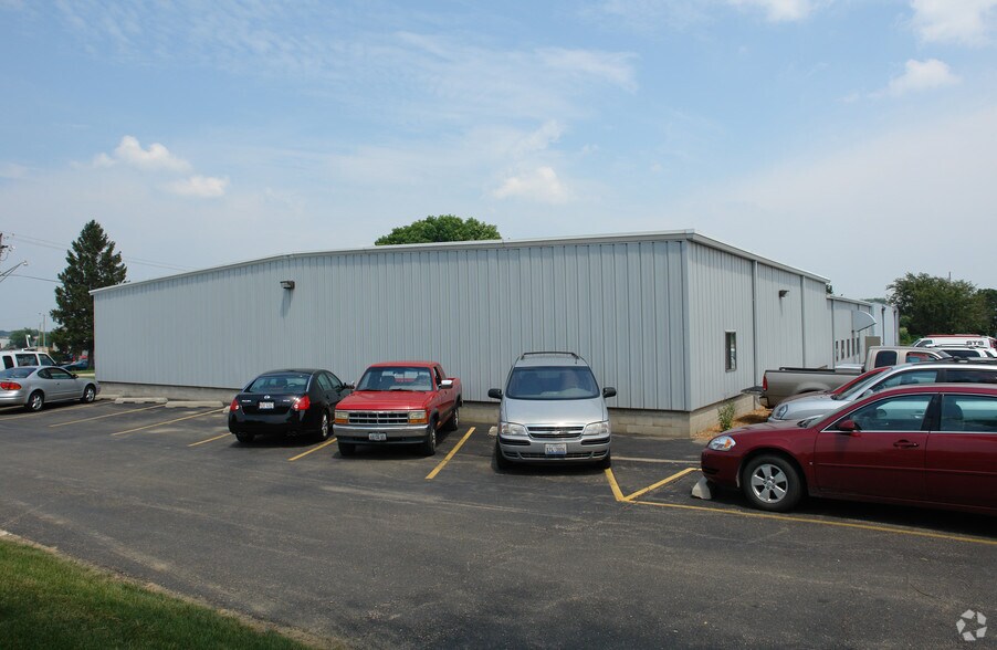 More Photos Of 1506 W Luthy Dr, Peoria Light Manufacturing For Sale