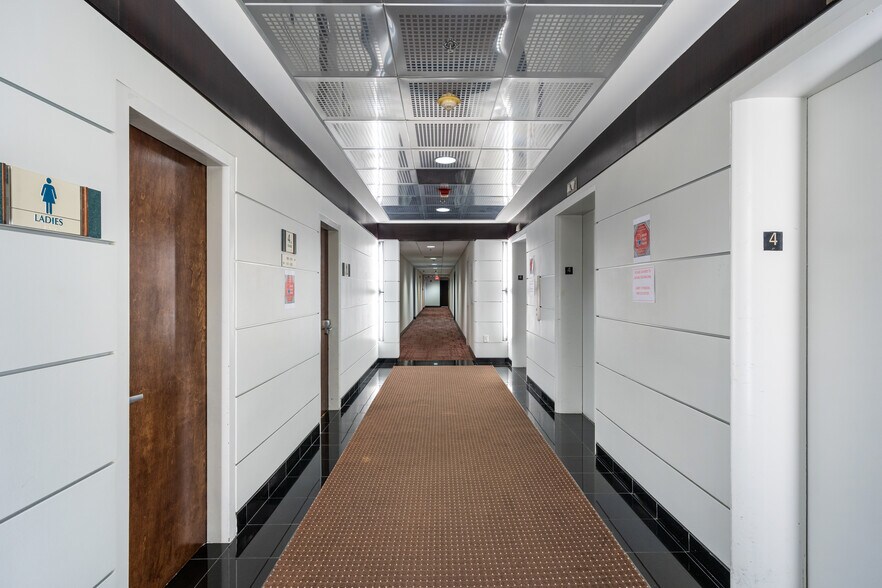 More Photos Of 2455 E Sunrise Blvd, Fort Lauderdale Loft Creative Space For Sale