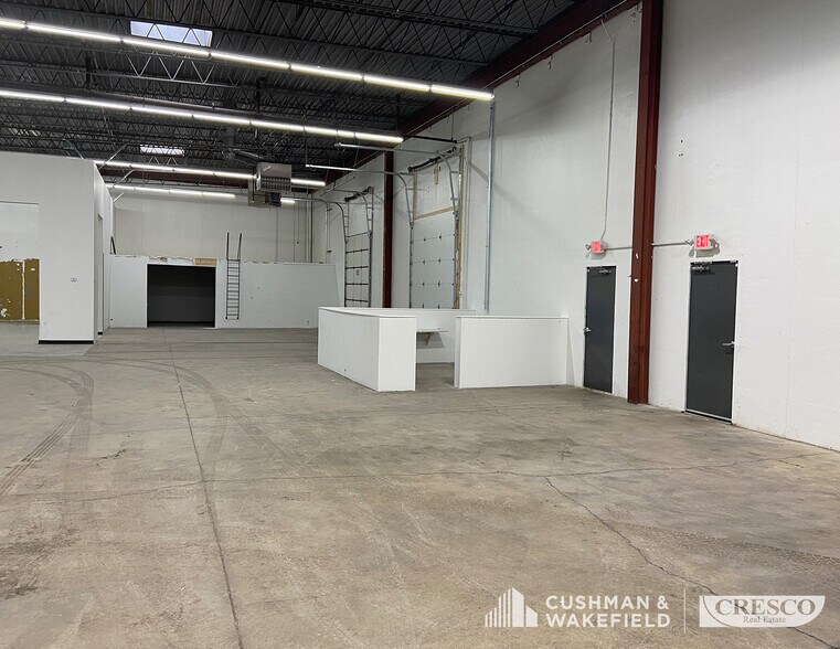 More Photos Of 6800-6898 Engle Rd, Middleburg Heights Manufacturing For Lease