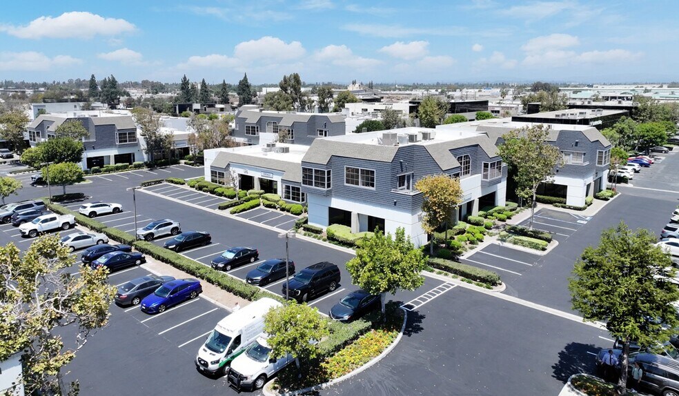 More Photos Of 1590 N Batavia St, Orange Light Manufacturing For Sale