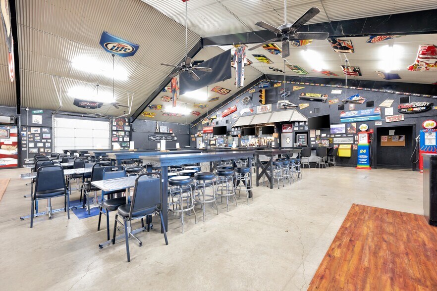 More Photos Of 5287 US Highway 59, Nacogdoches Restaurant For Sale