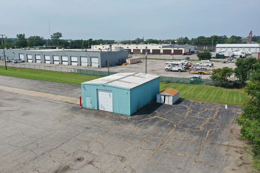 More Photos Of 815 W Sample St, South Bend Truck Terminal For Sale