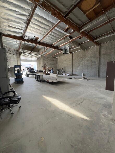More Photos Of 9245 Glenoaks Blvd, Sun Valley Warehouse For Lease