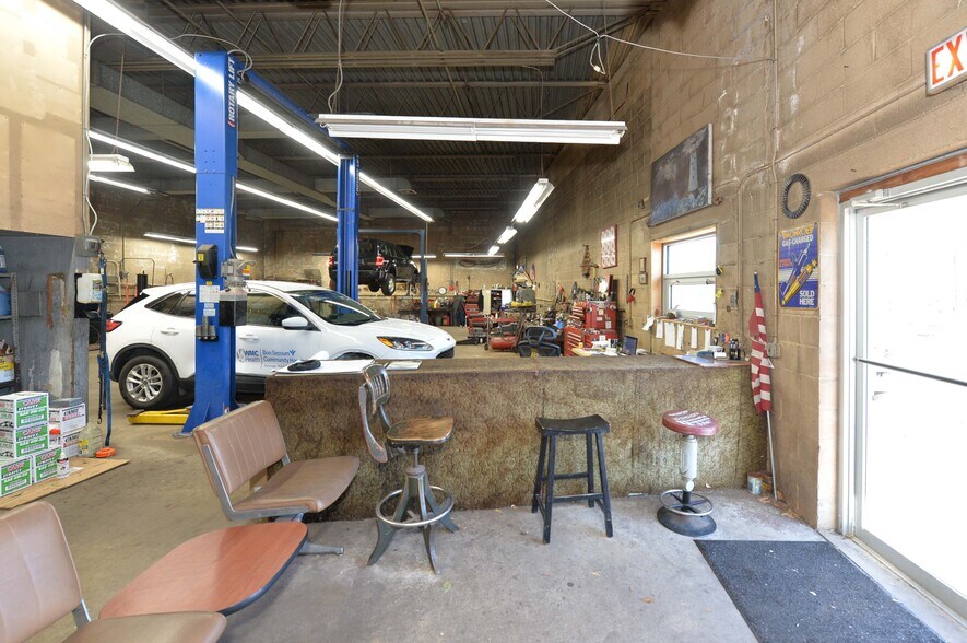 More Photos Of 20 Franklin Tpke, Mahwah Industrial For Lease