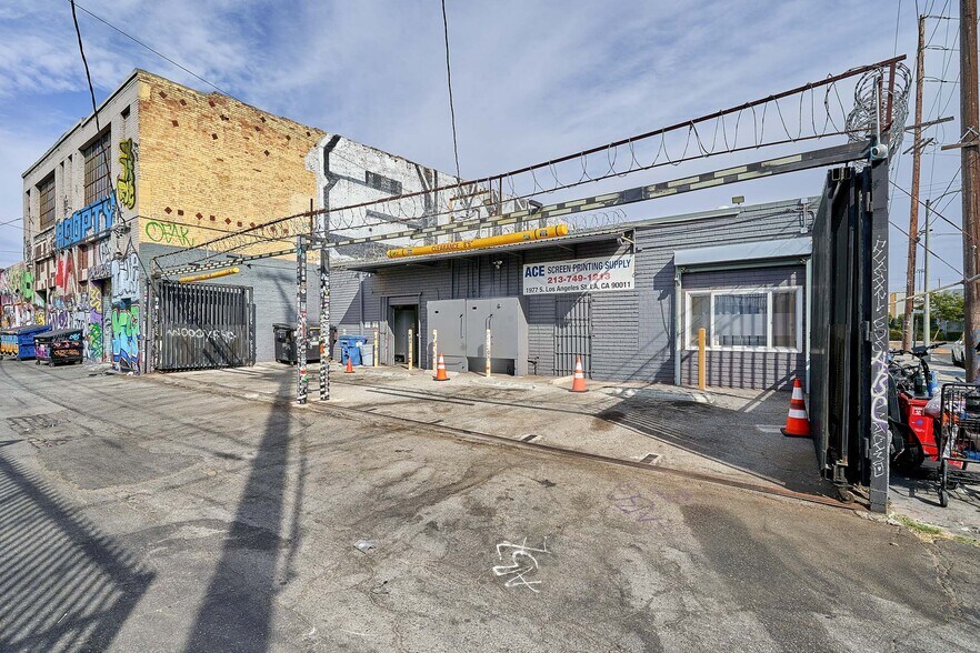 More Photos Of 1977 S Los Angeles St, Los Angeles Distribution For Sale