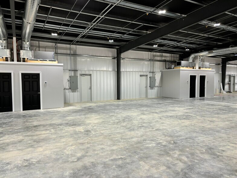 More Photos Of 230 Casey's Ln, Flowood Light Distribution For Lease