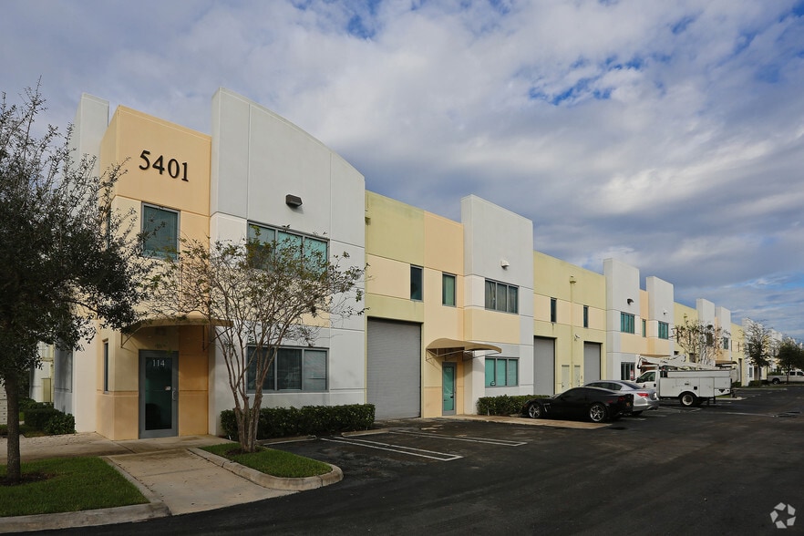 More Photos Of 5401 N Haverhill Rd, West Palm Beach Warehouse For Sale