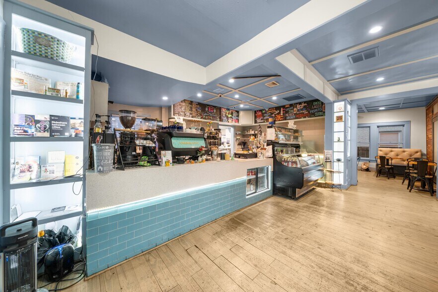More Photos Of 1030 Heights Blvd, Houston General Retail For Sale