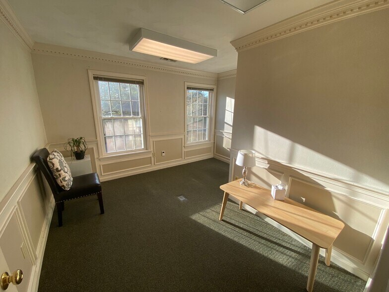 More Photos Of 360 State Route 101, Bedford Medical For Sale