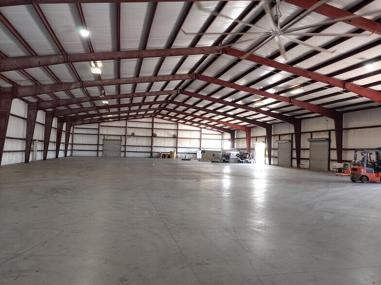 More Photos Of 1001 Dumont St, South Houston Distribution For Lease