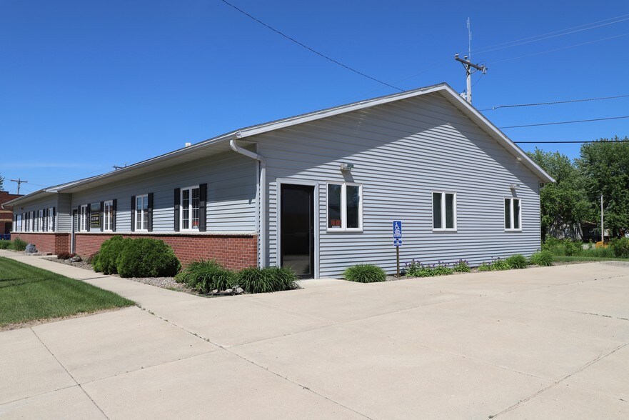 More Photos Of 112-118 S Main St, Medford Office For Sale