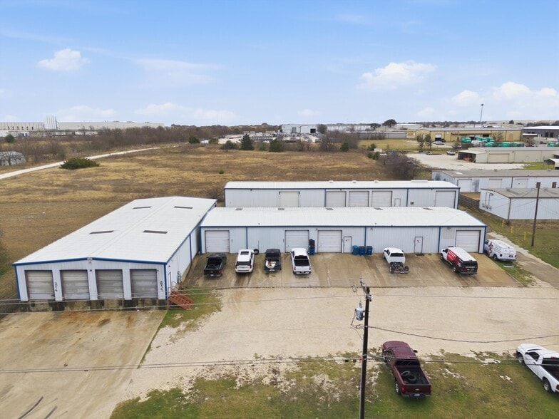 Primary Photo Of 808A-814 Panther Way, Hewitt Unknown For Lease