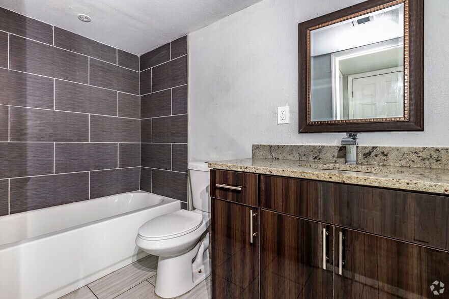 More Photos Of 2025 Rogers St, Clearwater Apartments For Sale