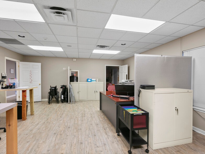 More Photos Of 1998 Hendersonville Rd, Asheville Medical For Lease