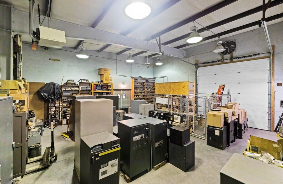 More Photos Of 622 N Central St, Knoxville General Retail For Sale